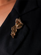 The molten lips - brooch